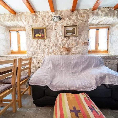 Mediteraneo Apartment *