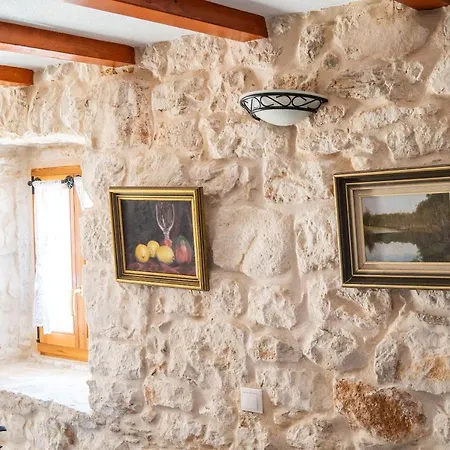 Mediteraneo Apartment *