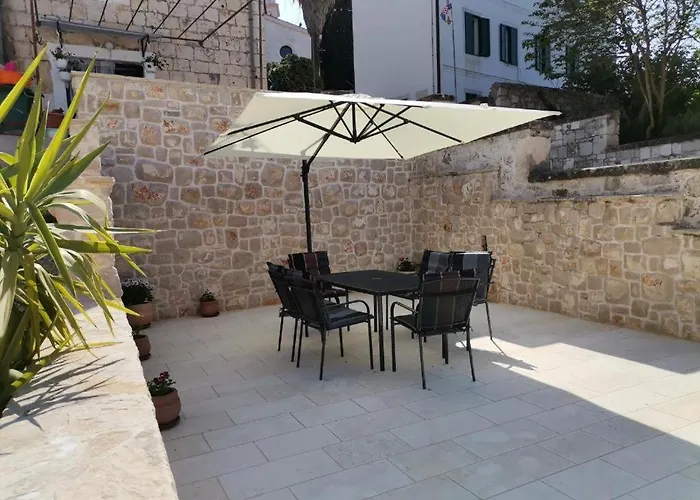 Mediteraneo Apartman *