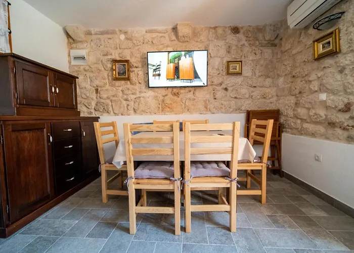 Mediteraneo Apartman *