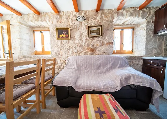 Mediteraneo Apartment *